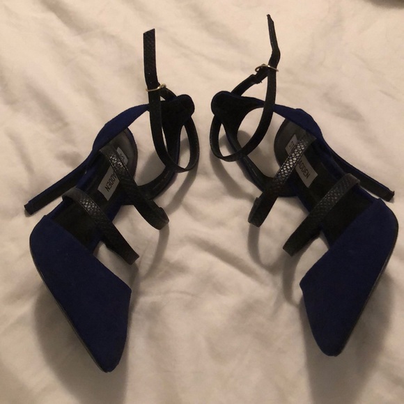 Blue suede and black leather strappy pumps - Picture 3 of 3